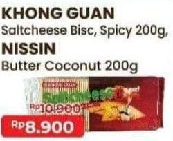 Promo Harga KHONG GUAN Saltcheese Biscuit, Spicy 200 g/ NISSIN Butter Coconut 200 g  - Alfamart