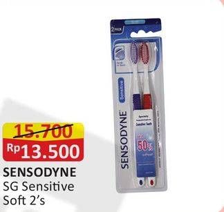 Promo Harga SENSODYNE Sikat Gigi Sensitive Soft per 2 pcs - Alfamart