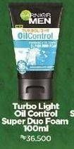 Promo Harga GARNIER MEN Turbo Light Oil Control Facial Foam Super Duo Whitening + Oil Control 100 ml - Alfamart