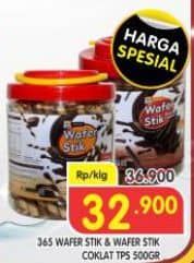 Promo Harga 365 Wafer Stik Coklat, Regular 500 gr - Superindo