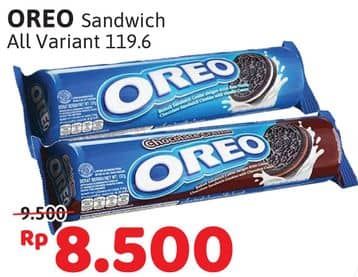 Promo Harga Oreo Biskuit Sandwich Dark And White Chocolate, Pokemon Cokelat Pisang, Red Velvet, Peanut Butter And Chocolate 119 gr - Alfamidi