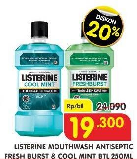 Promo Harga LISTERINE Mouthwash Antiseptic Fresh Burst, Cool Mint 250 ml - Superindo