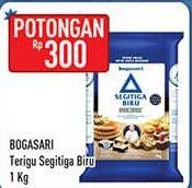 Promo Harga Bogasari Tepung Terigu Segitiga Biru 1000 gr - Hypermart