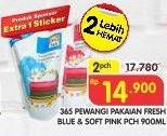 Promo Harga 365 Pewangi Pakaian Fresh Blue, Soft Pink per 2 pouch 900 ml - Superindo