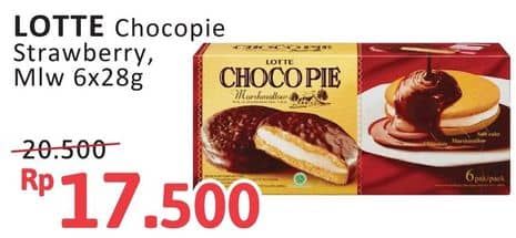 Promo Harga Lotte Chocopie Marshmallow Strawberry per 6 pcs 26 gr - Alfamidi