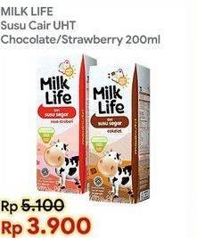 Promo Harga MILK LIFE Fresh Milk Chocolate, Strawberry 200 ml - Indomaret
