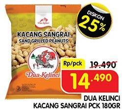 Promo Harga DUA KELINCI Kacang Sangrai 180 gr - Superindo