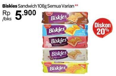 Promo Harga BISKIES Sandwich Biscuit All Variants 108 gr - Carrefour