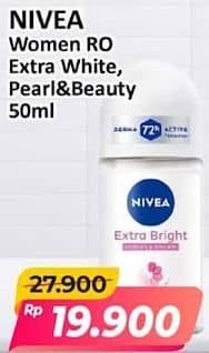 Promo Harga Nivea Deo Roll On Extra Whitening, Pearl Beauty 50 ml - Alfamart