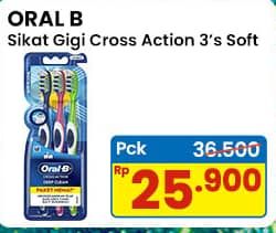 Promo Harga Oral B Toothbrush Cross Action Soft 3 pcs - Indomaret