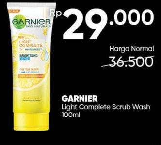 Promo Harga GARNIER Light Complete Brightening Scrub 100 ml - Guardian