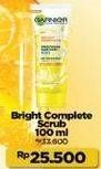Promo Harga Garnier Light Complete Brightening Scrub 100 ml - Indomaret