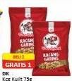 Promo Harga Dua Kelinci Kacang Garing Original 75 gr - Alfamart