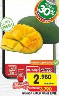 Promo Harga Mangga Harum Manis Super per 100 gr - Superindo