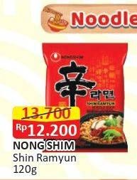 Promo Harga Nongshim Noodle Shin Ramyun Shrimp Flavor, Shin Ramyun Spicy Mushroom 120 gr - Alfamart