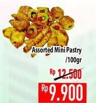 Promo Harga Assorted Mini Pastry per 100 gr - Hypermart