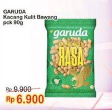 Promo Harga GARUDA Kacang Kulit Bawang 90 gr - Indomaret