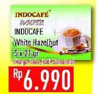 Promo Harga Indocafe White Coffee Hazelnut 5 pcs - Hypermart