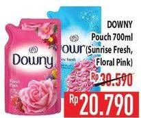 Promo Harga DOWNY Pewangi Pakaian Sunrise Fresh, Floral Pink 720 ml - Hypermart