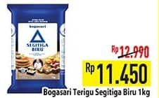 Promo Harga Bogasari Tepung Terigu Segitiga Biru 1000 gr - Hypermart