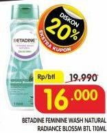 Promo Harga Betadine Feminine Wash Natural Daun Sirih Radiance Blossom 110 ml - Superindo