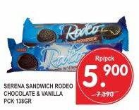 Promo Harga SERENA RODEO Biskuit Sandwich Chocolate, Vanila 138 gr - Superindo