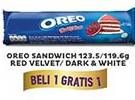 Promo Harga Oreo Biskuit Sandwich Red Velvet, Dark And White Chocolate 119 gr - Indomaret
