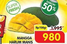 Promo Harga Mangga Harum Manis per 100 gr - Superindo