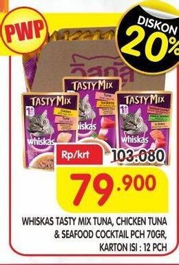 Promo Harga WHISKAS Tasty Mix Chicken With Tuna Carrot In Gravy, Seafood Cocktail Wakame Seaweed In Gravy, Tuna With Kanikama Carrot In Gravy 70 gr - Superindo