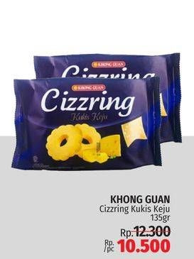 Promo Harga Khong Guan Cizzring Kukis Keju 135 gr - LotteMart