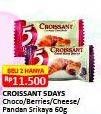 Promo Harga 5 Days Croissant Creamy Chocolate, Creamy Cheese, Pandan Srikaya 60 gr - Alfamart