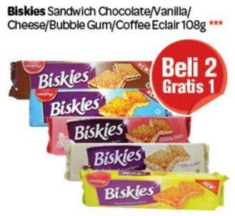 Promo Harga BISKIES Sandwich Biscuit Chocolate, Vanilla, Bubble Gum, Coffe Eclair 108 gr - Carrefour