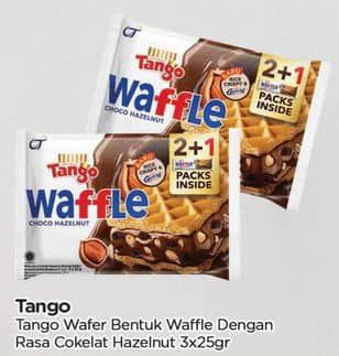 Promo Harga Tango Waffle Choco Hazelnut per 3 pcs 25 gr - TIP TOP