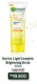 Promo Harga GARNIER Light Complete Brightening Scrub 100 ml - Indomaret