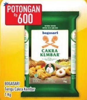 Promo Harga Bogasari Tepung Terigu Cakra Kembar 1 kg - Hypermart