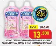 Promo Harga Sosoft Deterjen Cair Rose Waterlily, Sakura Blossom, Sweet Bouquet, Freesia Pear 700 ml - Superindo