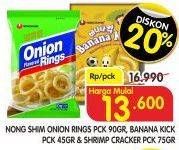 Promo Harga NONGSHIM Onion Rings 90gr/ Banana Kick 45gr/ Shrimp Cracker 75gr  - Superindo