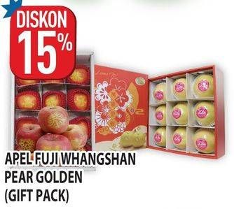 Promo Harga Apel Fuji Wangshan, Pear Golden (Gift Pack)  - Hypermart