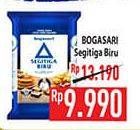 Promo Harga Bogasari Tepung Terigu Segitiga Biru 1000 gr - Hypermart