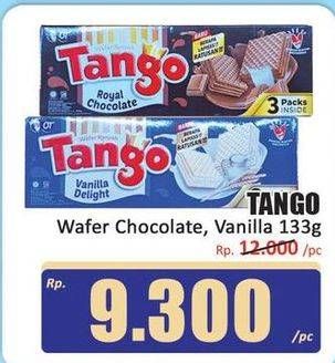 Promo Harga Tango Wafer Chocolate, Vanilla Milk 133 gr - Hari Hari
