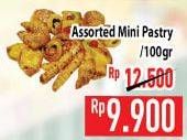 Promo Harga Assorted Mini Pastry per 100 gr - Hypermart