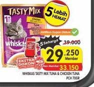 Promo Harga WHISKAS Tasty Mix Chicken With Tuna Carrot In Gravy 70 gr - Superindo