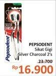 Promo Harga PEPSODENT Sikat Gigi Silver Charcoal per 2 pcs - Alfamidi