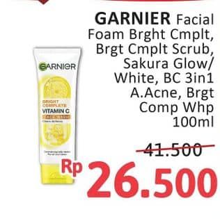 Promo Harga Garnier Facial Cleanser Bright Complete Face Scrub, Bright Complete Face Wash, Sakura Glow Face Wash, Pure Active Anti-Acne Scrub, Bright Complete Vitamin C Super Whip Foam 100 ml - Alfamidi