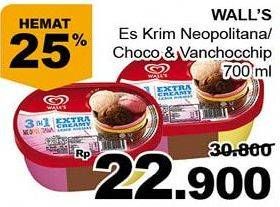 Promo Harga WALLS Ice Cream Chocolate Vanilla With Chocolate Chip, Neopolitana 700 ml - Giant