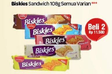 Promo Harga BISKIES Sandwich Biscuit All Variants per 2 pouch 108 gr - Carrefour