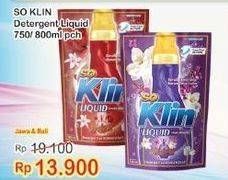Promo Harga SO KLIN Liquid Detergent + Anti Bacterial Red Perfume Collection, + Anti Bacterial Violet Blossom 750 ml - Indomaret
