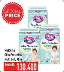 Promo Harga Merries Pants Skin Protection M50, XL42, L44 42 pcs - Hypermart