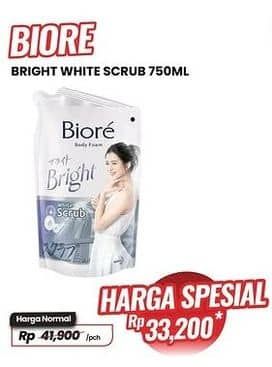 Promo Harga Biore Body Foam Bright White Scrub 750 ml - Carrefour