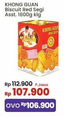 Promo Harga Khong Guan Assorted Biscuit Red Persegi 1600 gr - Indomaret